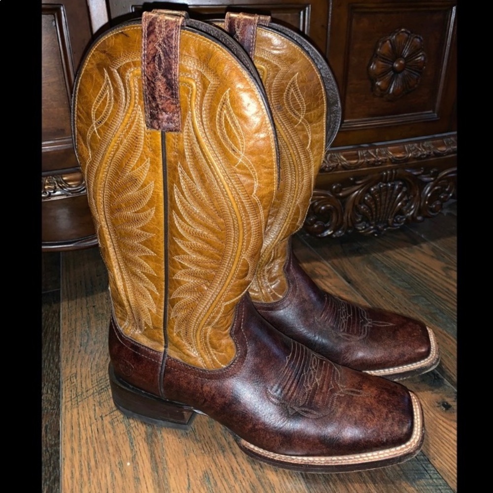 Ariat Size 9D Mens Boots